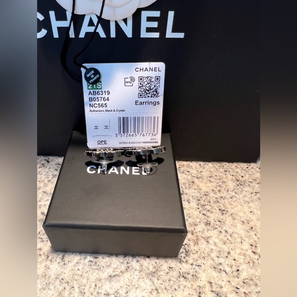 SOLD SOLD SOLD Authentic Chanel 21S CC Ruthenium/Black/Crystal Earrings - Picture 6 of 8